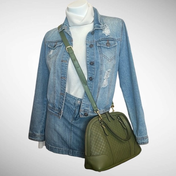 A217 - 💯 % authentic Gucci tote bag - Picture 2 of 16